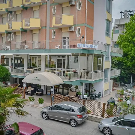 斯特拉迪奥特酒店 酒店 3*