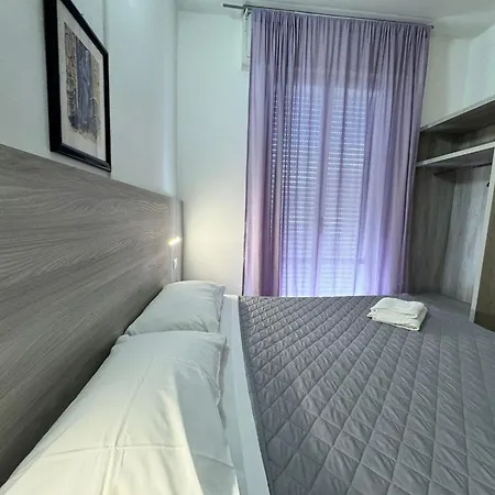 斯特拉迪奥特酒店 酒店 3*