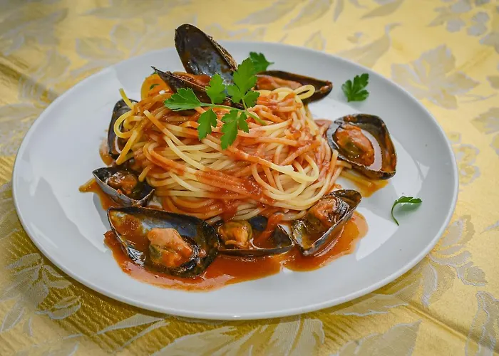 斯特拉迪奥特酒店 3*